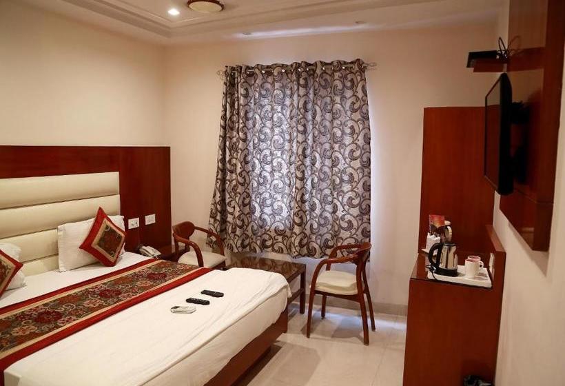 فندق Plaza Saphire At New Delhi Railway Station