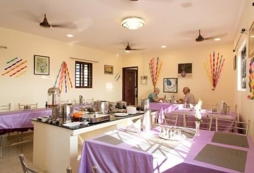 Отель Temple Citi