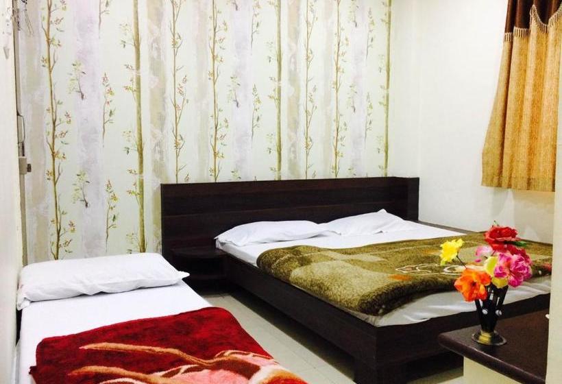 Отель Vrandavan Palace Near Mahakal Temple