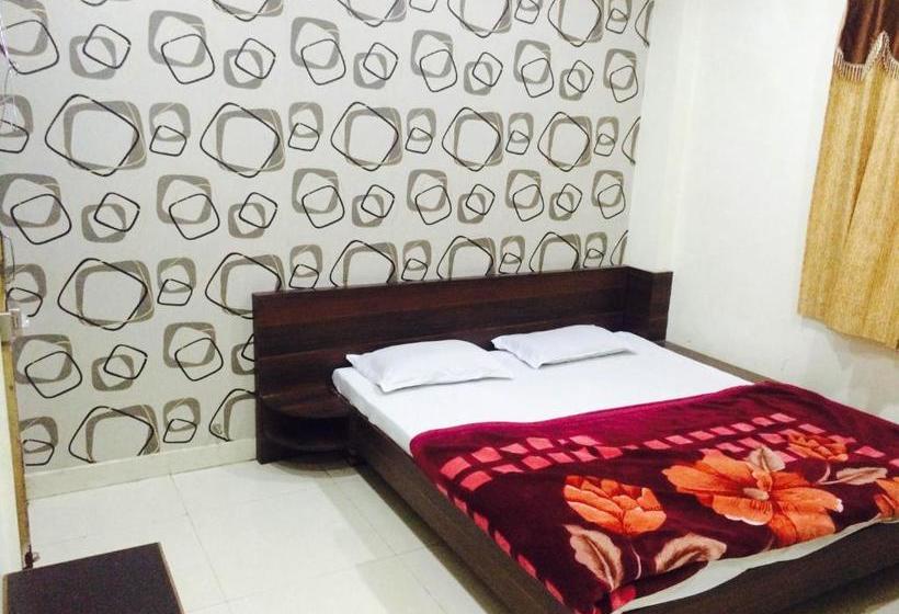 Отель Vrandavan Palace Near Mahakal Temple