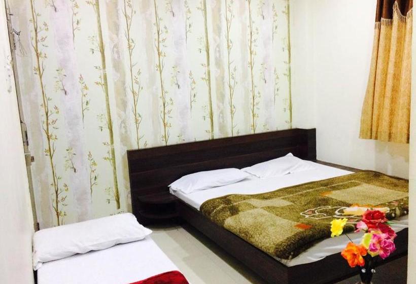 Отель Vrandavan Palace Near Mahakal Temple