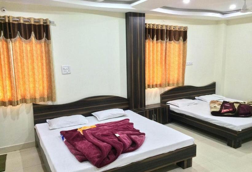 Отель Vrandavan Palace Near Mahakal Temple