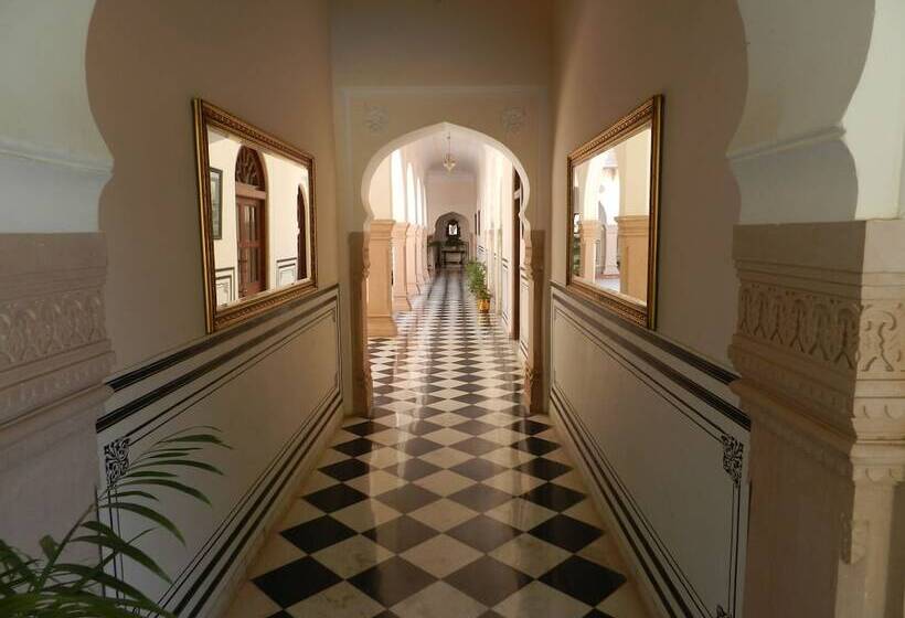 リゾートホテル Khas Bagh