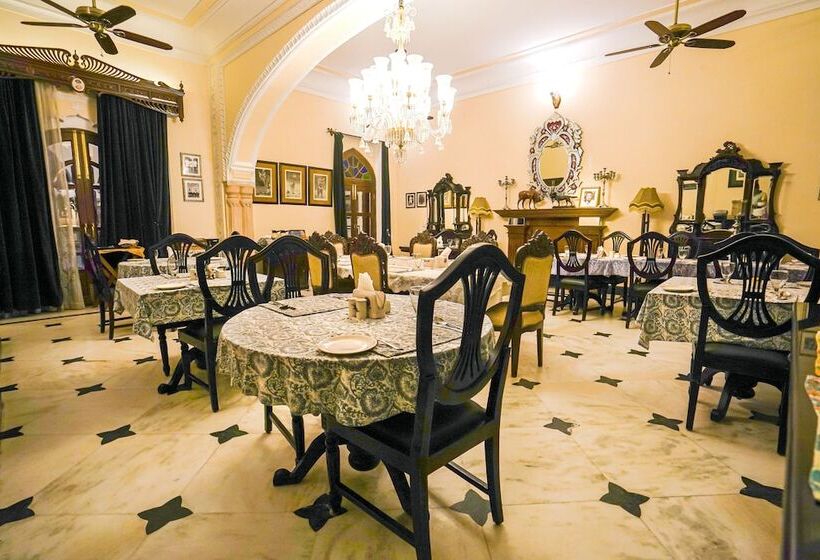 リゾートホテル Khas Bagh