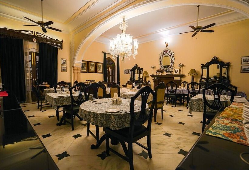 リゾートホテル Khas Bagh