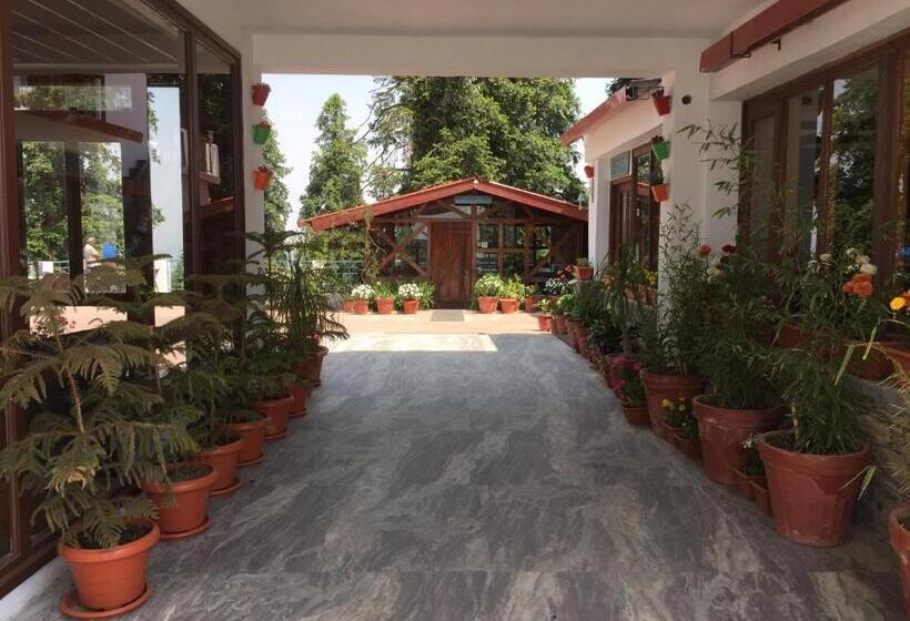 리조트 The Hermitage Kanatal