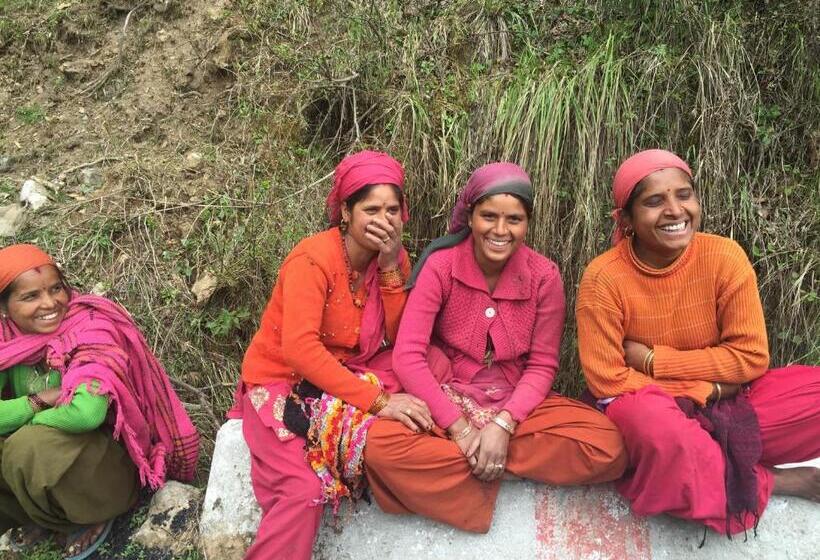 리조트 The Hermitage Kanatal