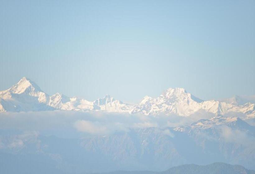 리조트 The Hermitage Kanatal