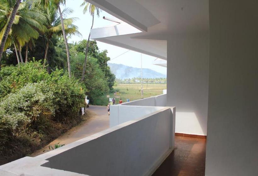 Summer By Thehostelcrowd