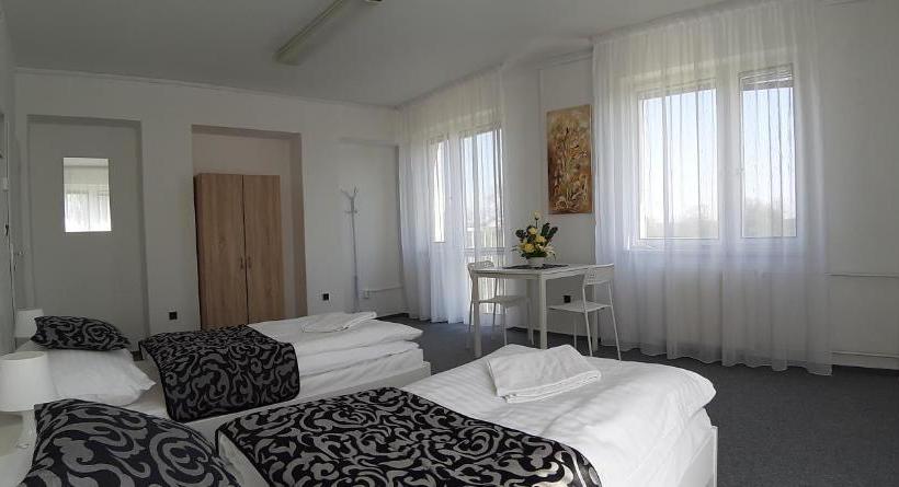 הוסטל Ubytovna Kubra