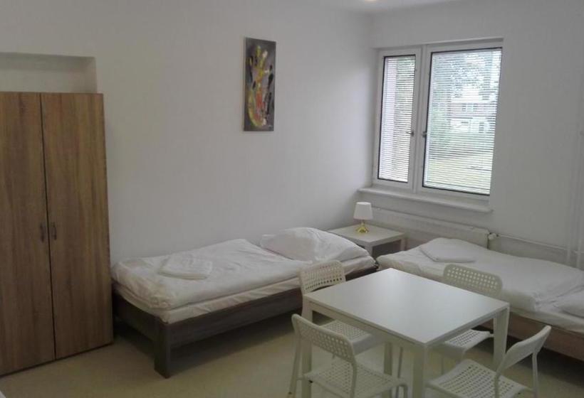 הוסטל Ubytovna Kubra