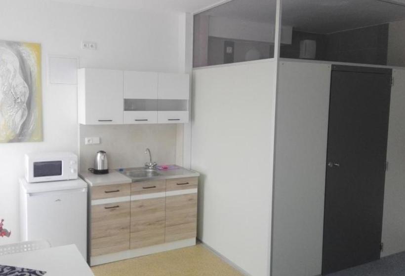 הוסטל Ubytovna Kubra