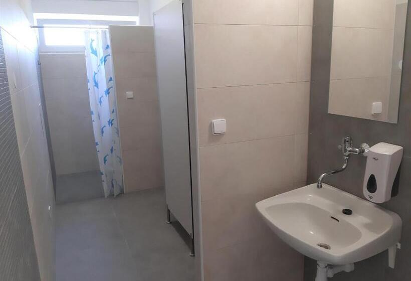 הוסטל Ubytovna Kubra