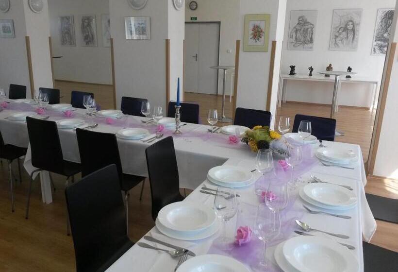 הוסטל Ubytovna Kubra