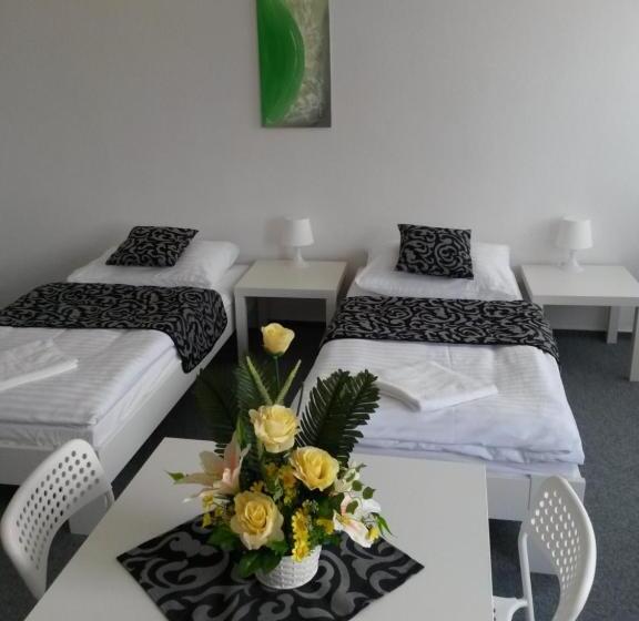 הוסטל Ubytovna Kubra