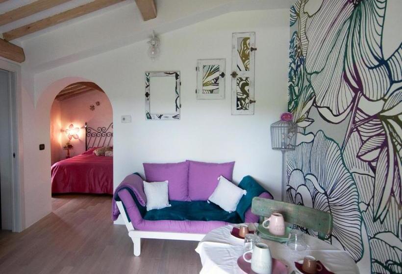 مبيت وإفطار La Casina Di Cioccolata