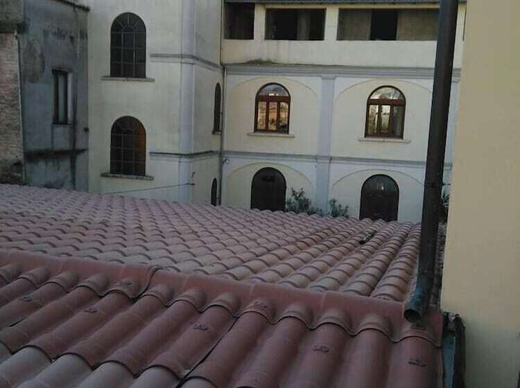 住宿加早餐  La Corte Dei Morra