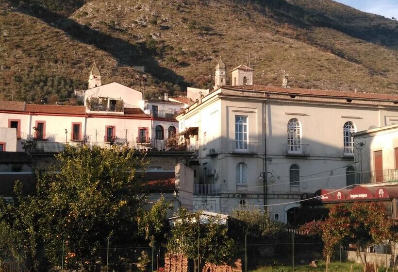 住宿加早餐  La Corte Dei Morra