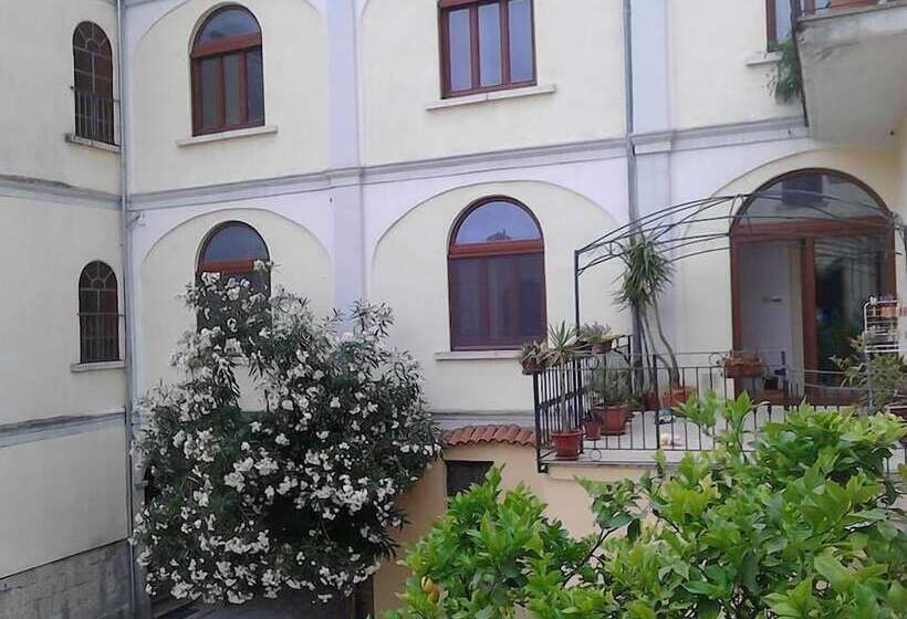 住宿加早餐  La Corte Dei Morra