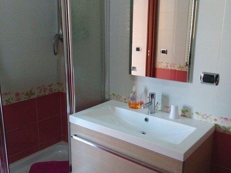 住宿加早餐  La Corte Dei Morra