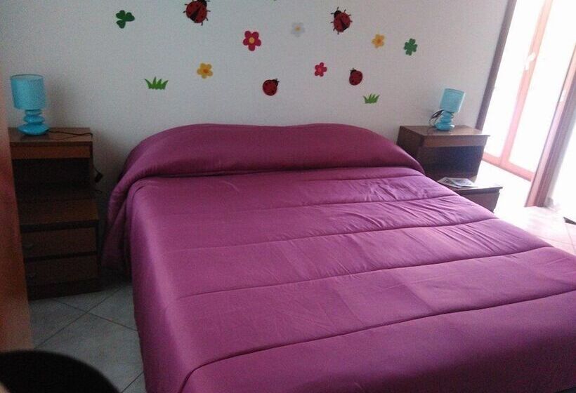 住宿加早餐  La Corte Dei Morra