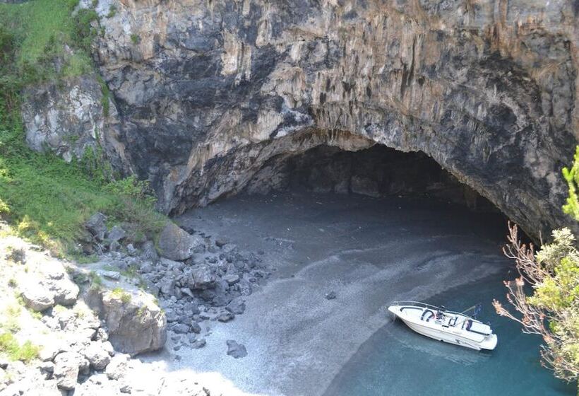 مبيت وإفطار La Marinella