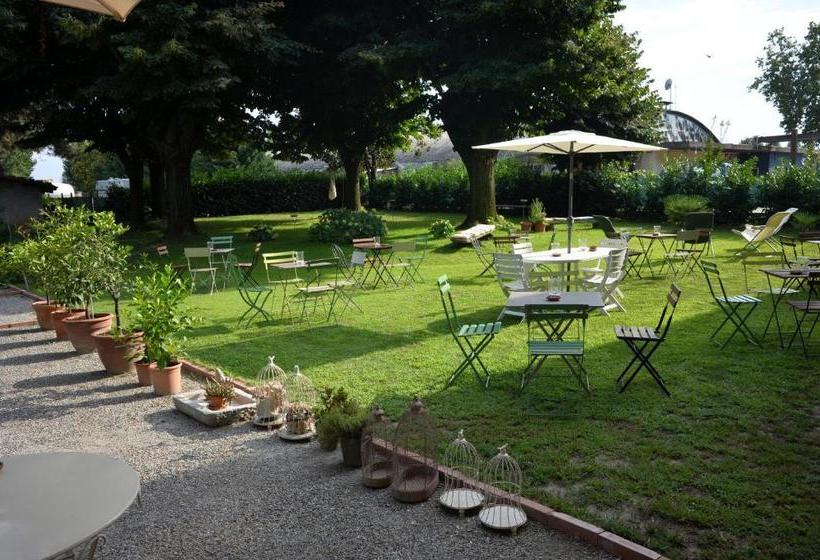 مبيت وإفطار Tenuta Ajrale