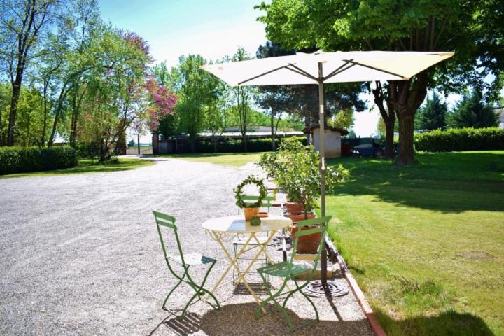 مبيت وإفطار Tenuta Ajrale