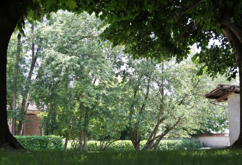 مبيت وإفطار Tenuta Ajrale