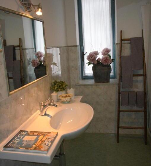 مبيت وإفطار Tenuta Ajrale