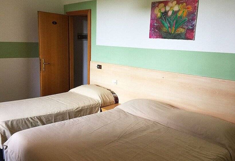 호텔 Albergo Ristorante La Torretta