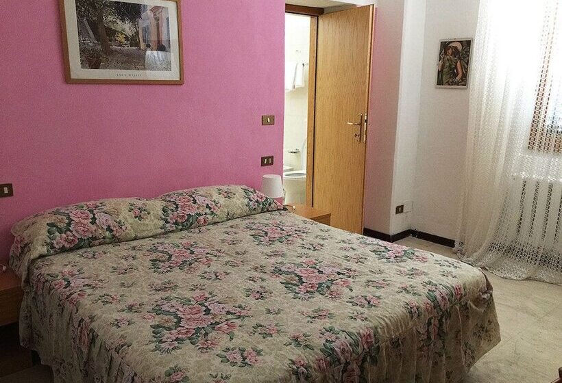 호텔 Albergo Ristorante La Torretta