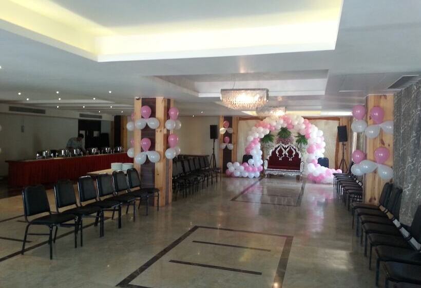 בית מלון כפרי Castle Inn