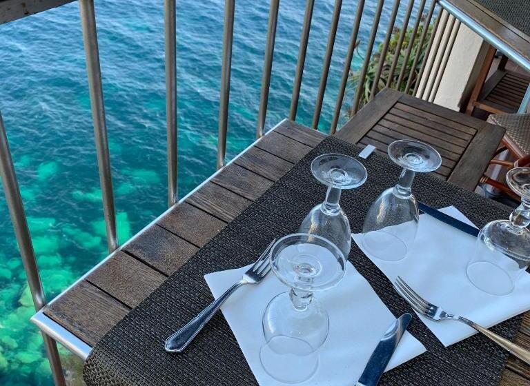 Отель Colomba Hôtel Centre Ville Historique