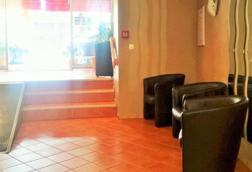 هتل Hôtel Du Château Fort