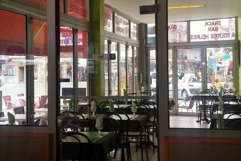 هتل Hôtel Du Château Fort