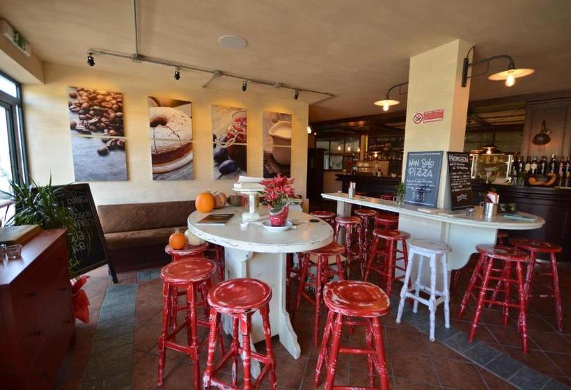 호텔 8380 Camere Mastro