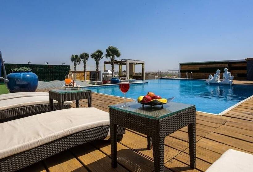 Shakun Hotels And Resorts