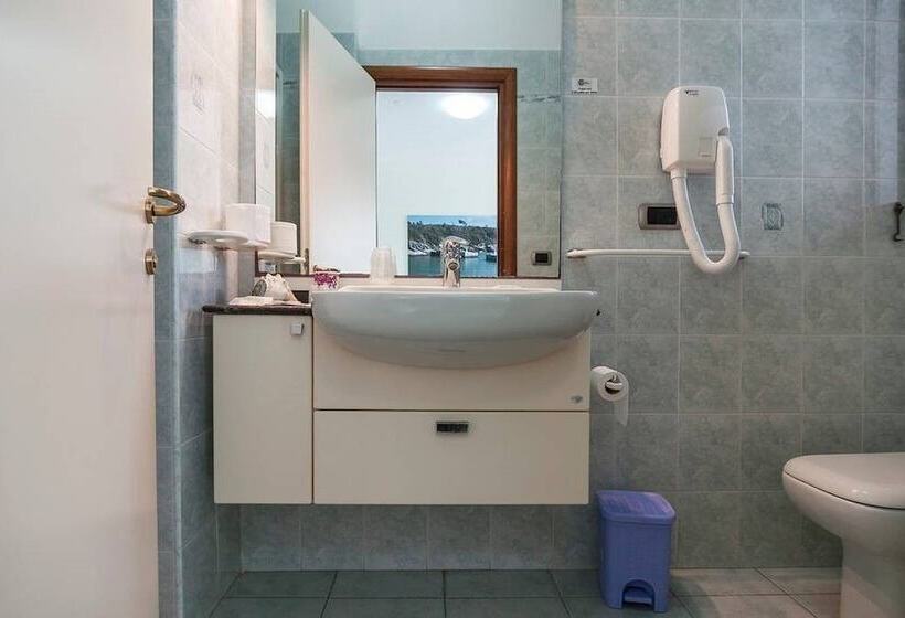 ホテル Tirreno Formia