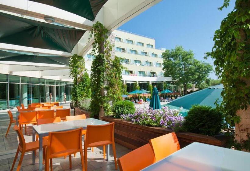 Jeravi Club Hotel   All Inclusive