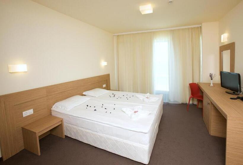 Jeravi Club Hotel   All Inclusive