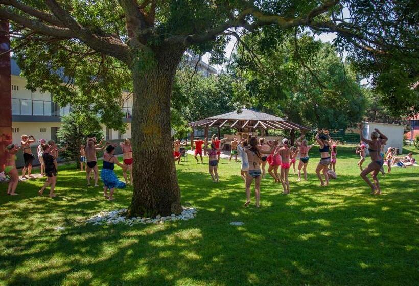 Jeravi Club Hotel   All Inclusive