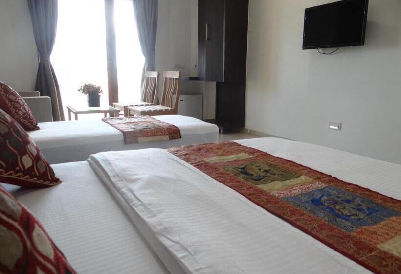 Pushpak Resort