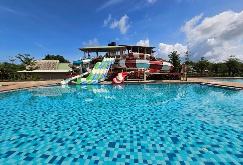 Uva Meridian Bay Resort & Spa