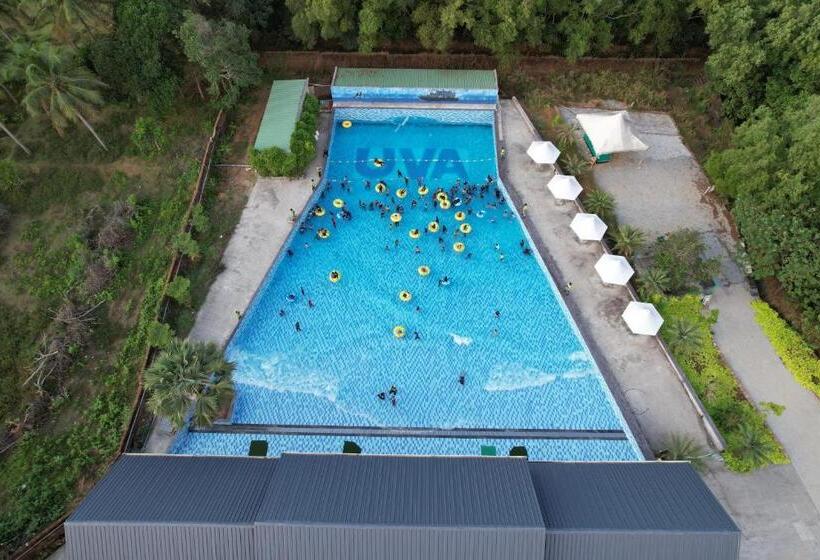 Uva Meridian Bay Resort & Spa