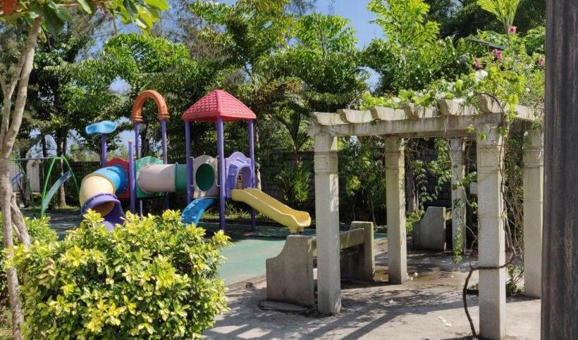 Uva Meridian Bay Resort & Spa