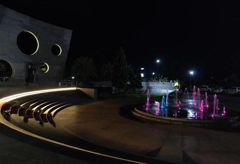 Uva Meridian Bay Resort & Spa