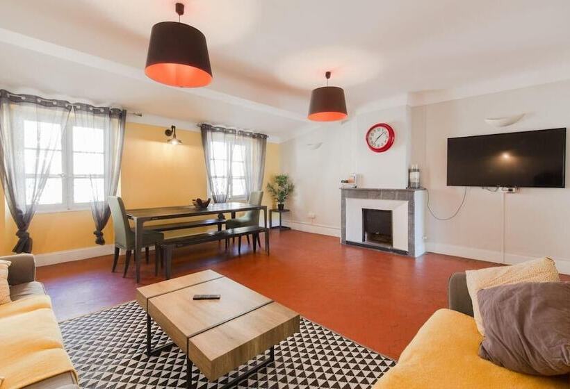 فندق صغير Backpackers House Antibes