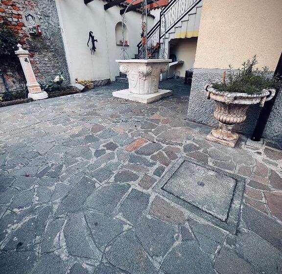 B&b Corte Sul Naviglio Cin I T 0 1 5 0 7 0 C 1 3 X U I L Q C V