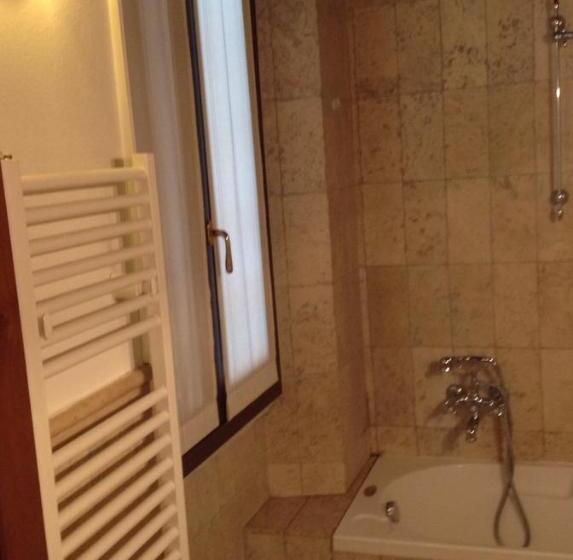 مبيت وإفطار La Corte Di Brusuglio Apartments